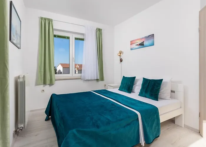 Affittacamere And With Parking Space - 17589 Kraljevica