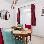 بيت ضيافة And With Parking Space - 17589 3*